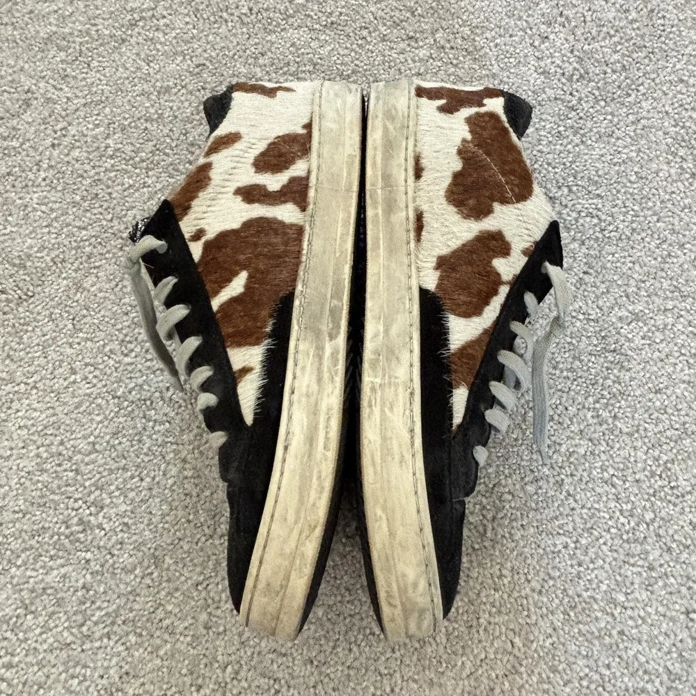 P448 Cow Print Pony Hair Tennis Shoes Womens 7 EU 37 Glitter Sneakers Surf Later